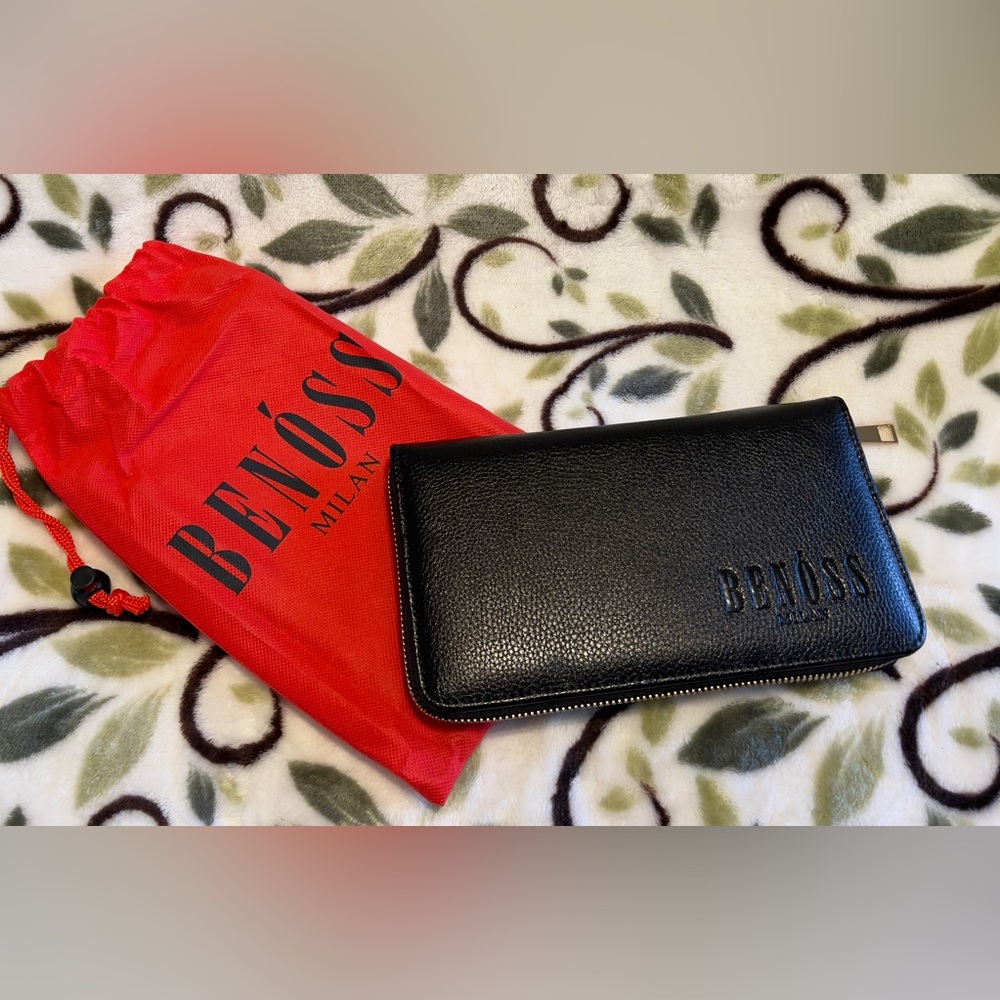 New Black leather wallet with gold zipper